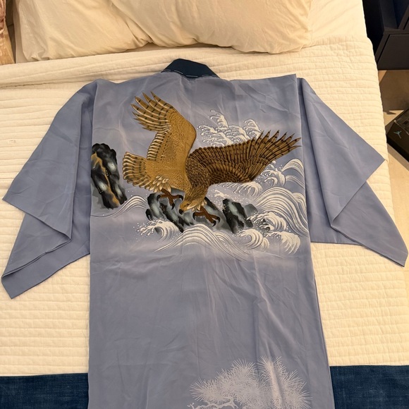 Japanese Silk Kimono with Eagle Design - Picture 3 of 8